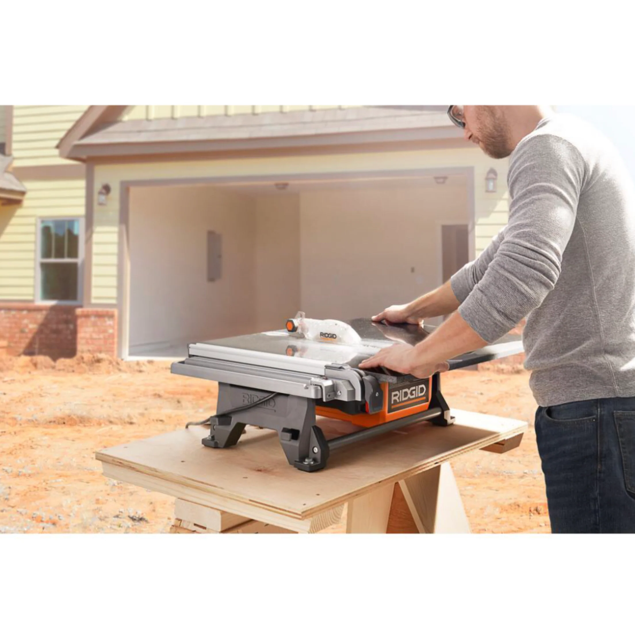 RIDGID 6.5 Amp Corded 7 in. Table Top Wet Tile Saw - Image 8